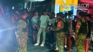 patroli sahur TNI Polri bersama warga di Cipayung Jakarta Timur