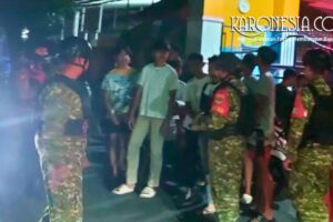 patroli sahur TNI Polri bersama warga di Cipayung Jakarta Timur