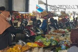 pedagang memenuhi terowongan Pasar Ciputat Tangerang Selatan