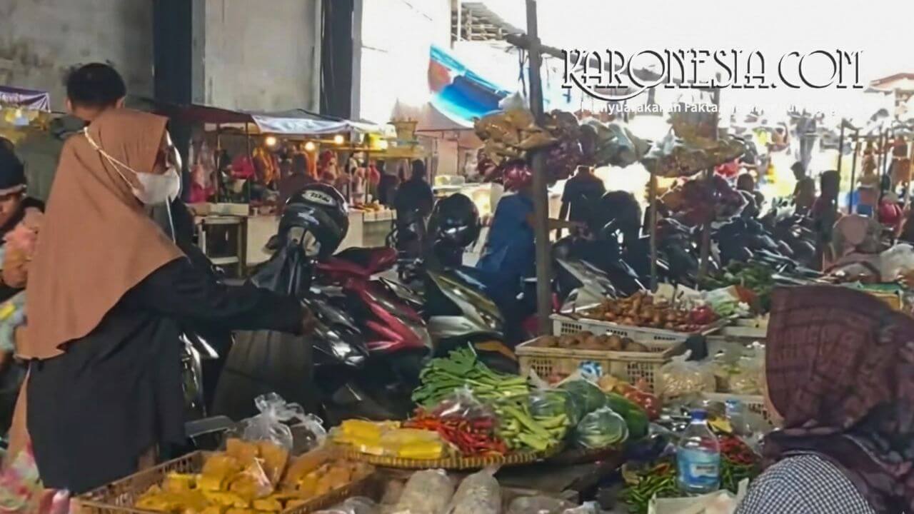 pedagang memenuhi terowongan Pasar Ciputat Tangerang Selatan