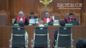Sidang korupsi Pertamina di Pengadilan Tipikor Jakarta Pusat dengan majelis hakim ketua dan hakim anggota