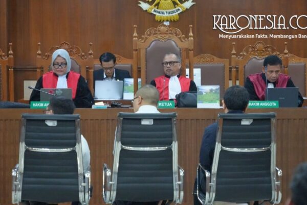 Sidang korupsi Pertamina di Pengadilan Tipikor Jakarta Pusat dengan majelis hakim ketua dan hakim anggota