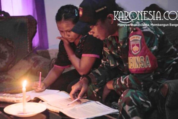 Babinsa dampingi anak belajar penerangan TMMD Brebes