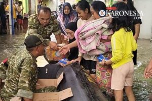 Bantuan Banjir Ciracas: Koramil 03/Ps.Rebo Salurkan Ratusan Paket ke Warga