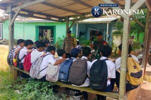 Cegah Tawuran, Babinsa Rajeg Sambangi Pelajar yang Nongkrong Usai Sekolah