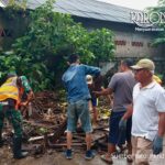 Koramil Curug Turun Bersih-bersih Sampah Jalan STPI