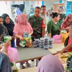 Koramil Pondok Aren Berbagi Takjil dan Dukung UMKM Jelang Ramadhan
