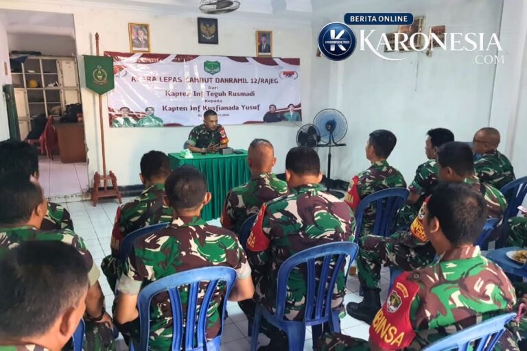 Danramil 12/Rajeg Kapten Inf Kusfianada Yusuf saat memimpin Jam Komandan perdana