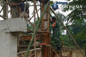 Kodim 0510 Tigaraksa Bangun Jembatan Garuda 120 Meter untuk Evakuasi Banjir di Kresek
