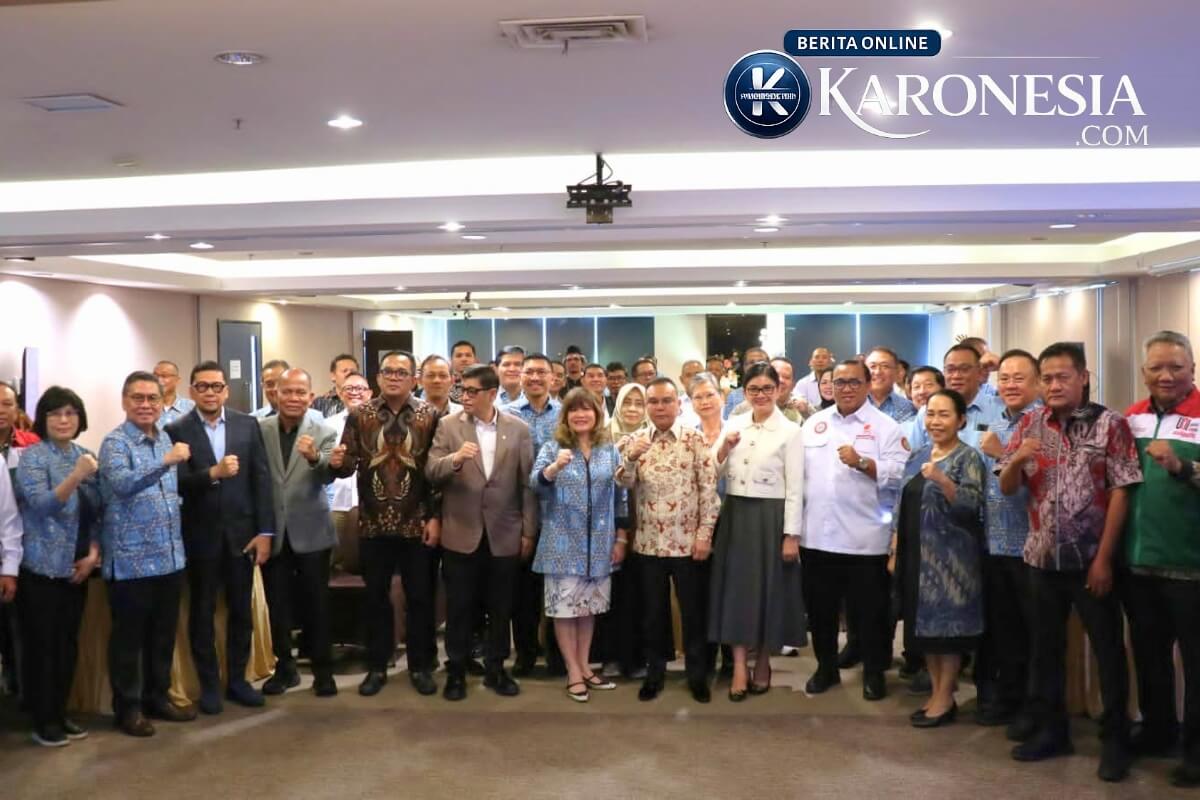 Foto bersama APINDO dan serikat pekerja bahas RUU Ketenagakerjaan Jakarta