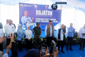 Dandim 0507/Bekasi Dampingi Menko Pangan Bagikan Sembako untuk Ojek Online Bekasi