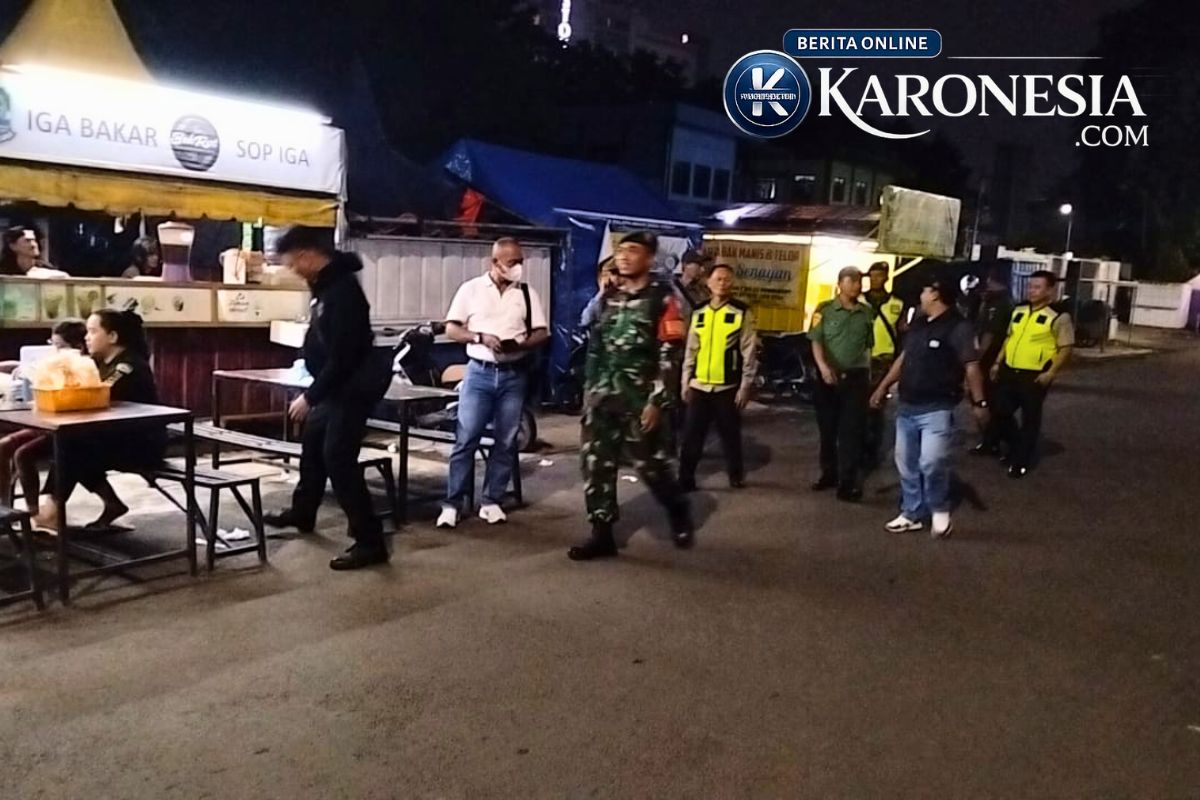 Patroli gabungan Koramil 01 Kranji di wilayah Bekasi