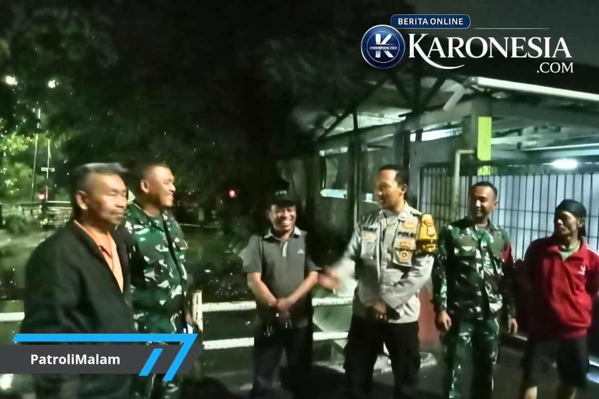 Patroli malam TNI-Polri bersama warga Cakung