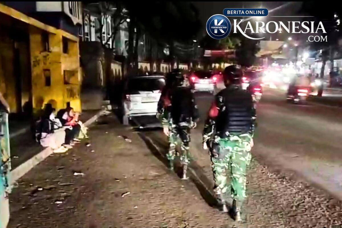 Personil TNI Koramil Batu Ceper patroli malam di Kelurahan Batu Sari Tangerang