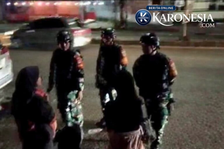 Patroli malam TNI bersama warga Komduk di Tangerang