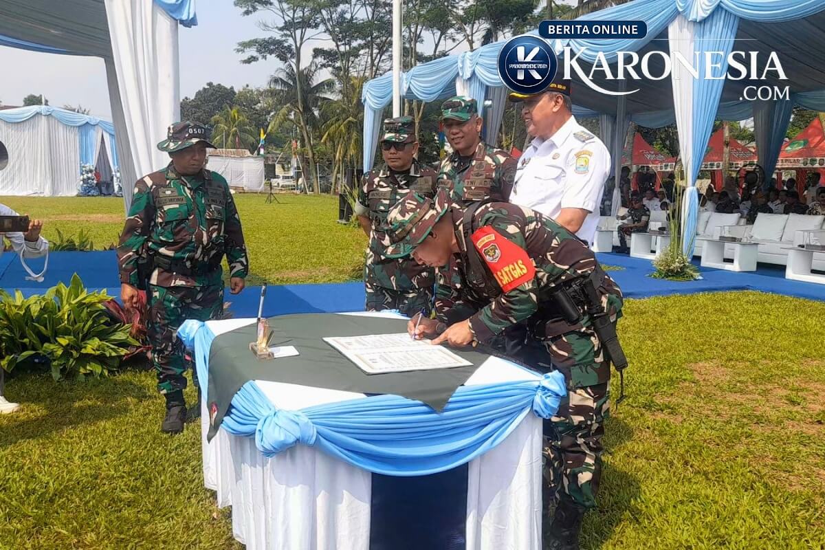 Penandatanganan dokumen pembukaan TMMD ke-128 Kodim 0507 Bekasi di Jatirangga