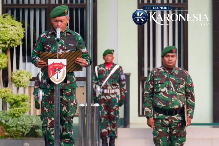 Kasdim 0507/Bekasi membacakan amanat Panglima TNI saat upacara bulanan