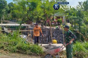 TNI Bangun Jembatan Tulungagung Bersama Warga Desa Joho