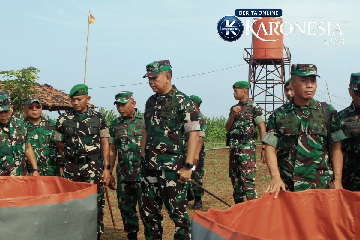 Pangdam Diponegoro Tinjau Yon TP Foto 5
