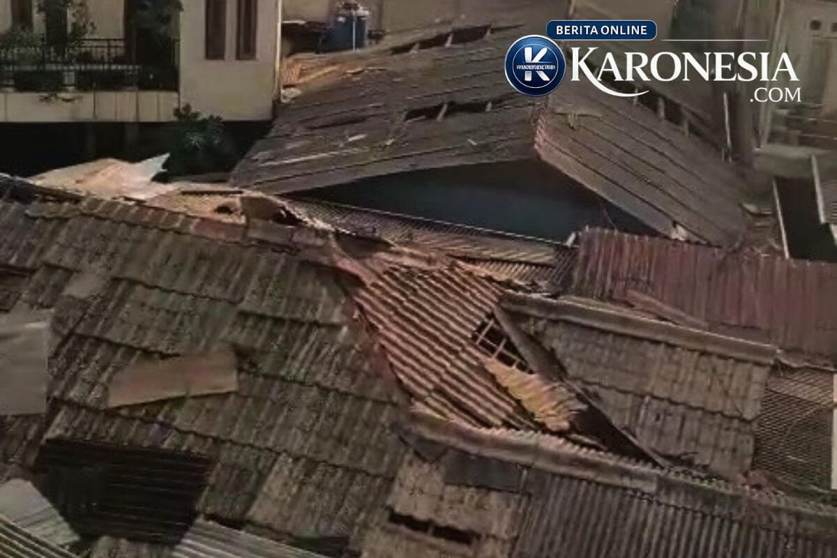 Rumah warga rusak akibat puting beliung di Ciputat
