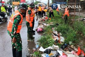 Satgas Sampah Kodim Tigaraksa Bersihkan Kampung Melayu Timur