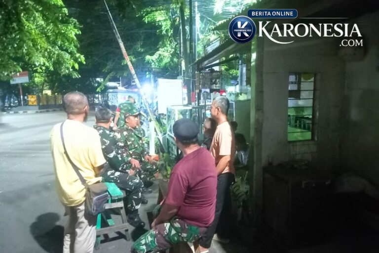 Siskamling Babinsa Koramil Matraman bersama warga Utan Kayu Jakarta Timur