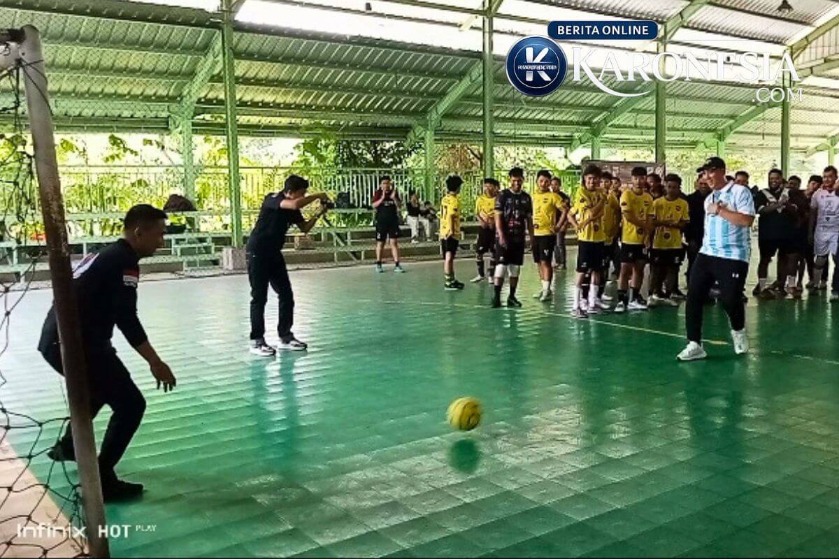 Tendangan pertama pembukaan resmi Pentafeo Cup Tangsel