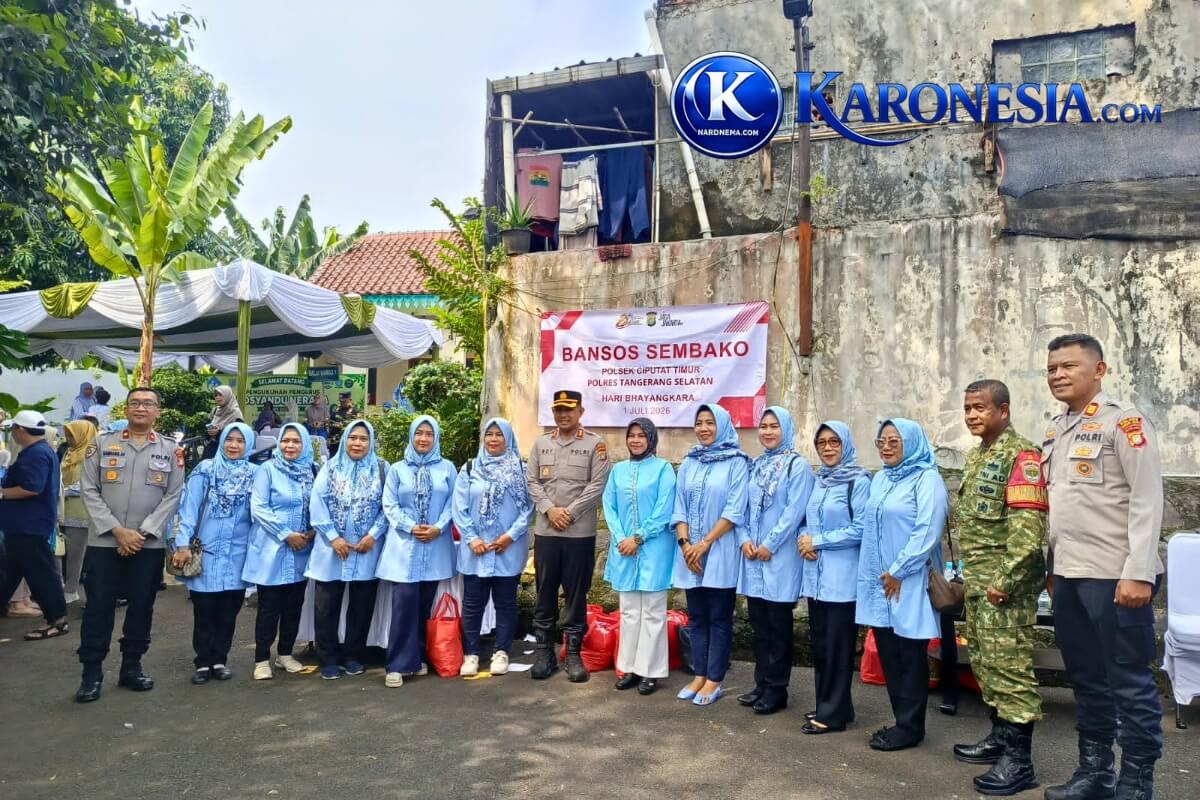 Baksos sembako HUT Bhayangkara ke-80 di Cipayung