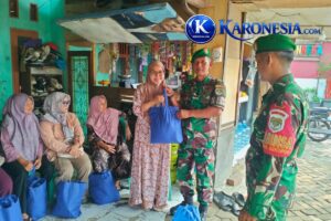Bakti Sosial Koramil Curug Salurkan 13 Paket Sembako ke Warga Sukabakti