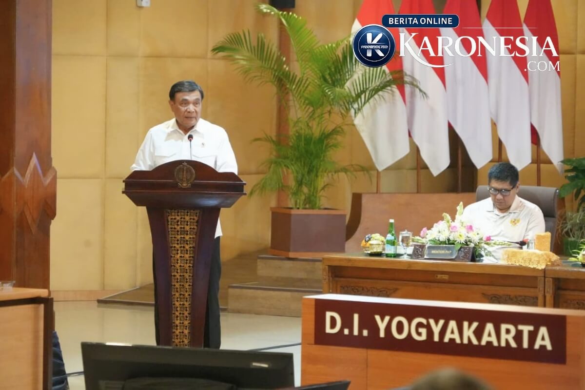 Menko Polkam Djamari Chaniago menyampaikan arahan di podium D.I. Yogyakarta
