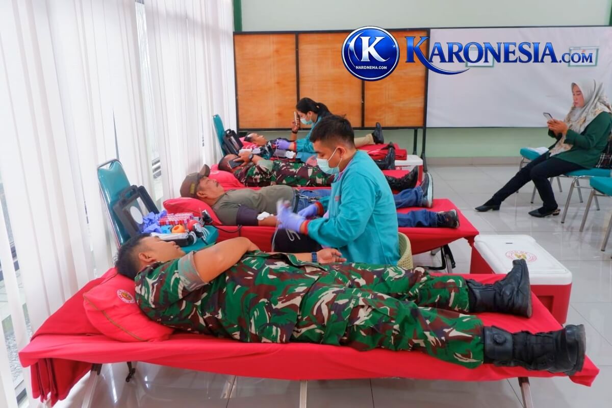 Prajurit TNI donor darah di Makodim 0507/Bekasi