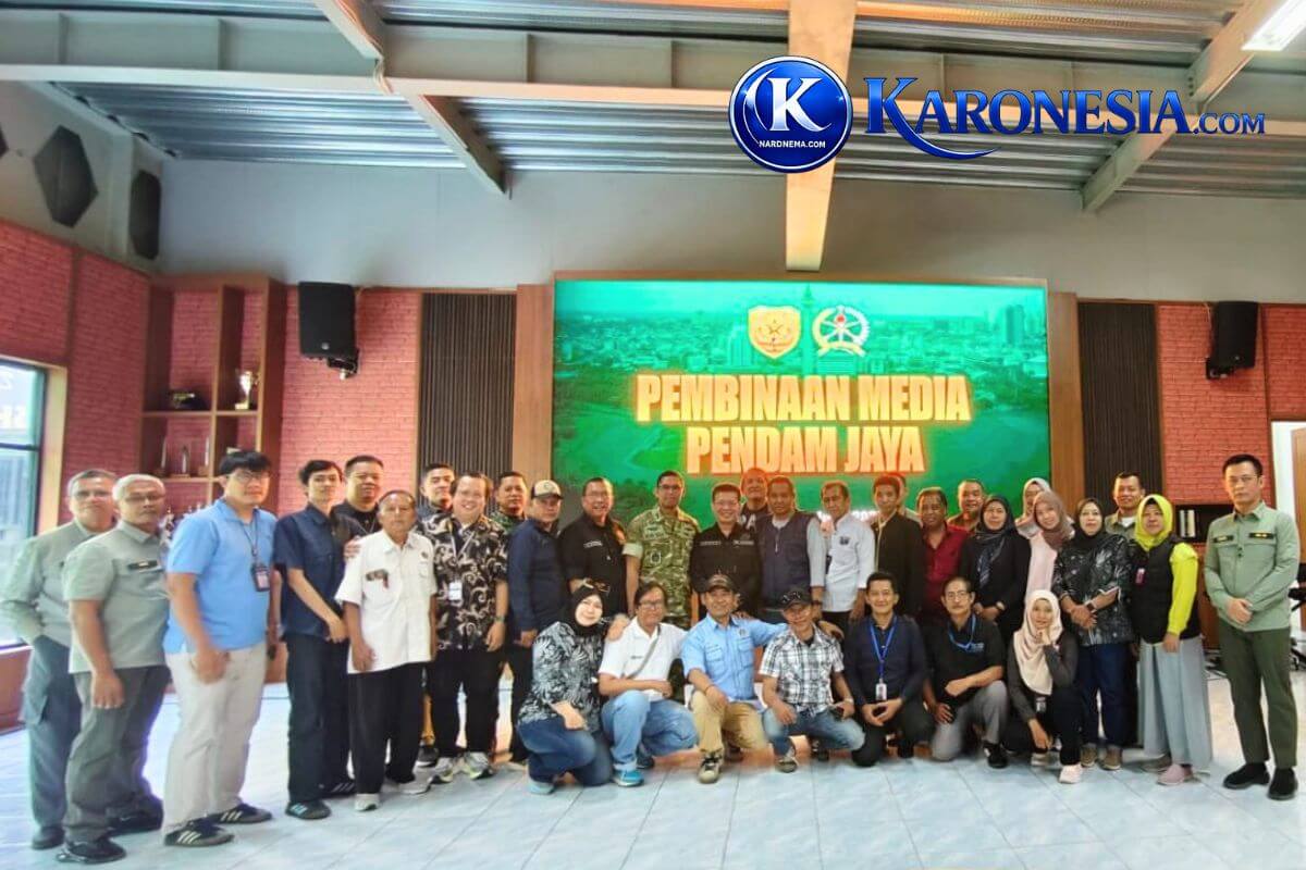 Foto bersama Pendam Jaya dan insan media usai Pembinaan Media di Makodam Jaya 2026