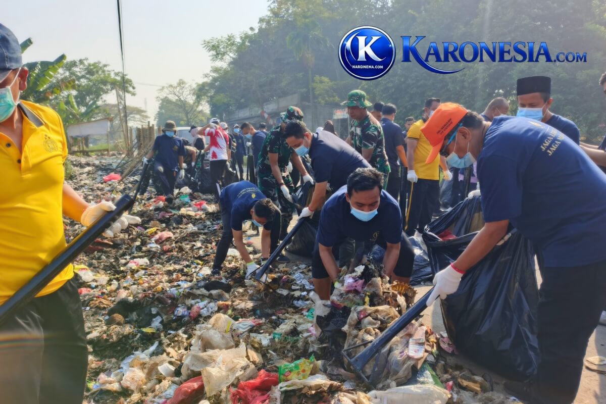 Aksi bersih sampah Gerakan ASRI di Balaraja