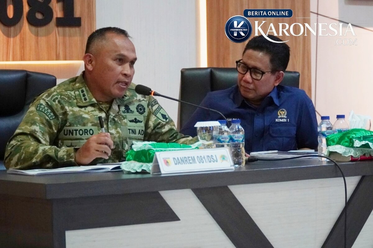 Danrem 081 DSJ Kolonel Arm Untoro Hariyanto saat menerima kunjungan kerja Komisi I DPR RI.