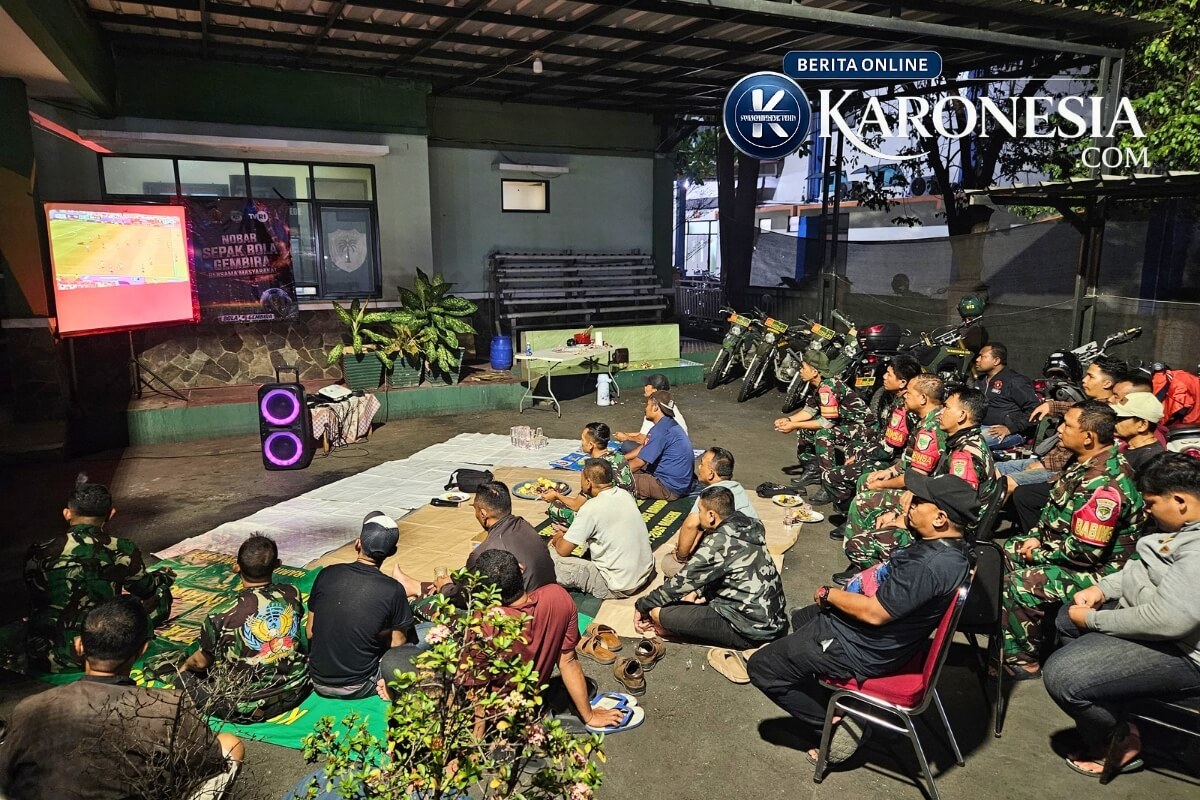 Nobar Piala Dunia di Koramil Pondok Gede