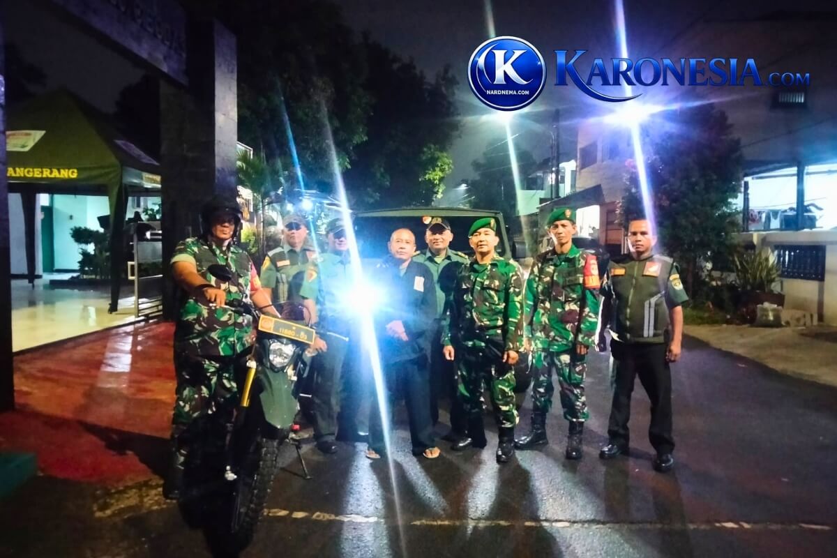 Personel Koramil Serpong dan Cibodas foto bersama sebelum patroli