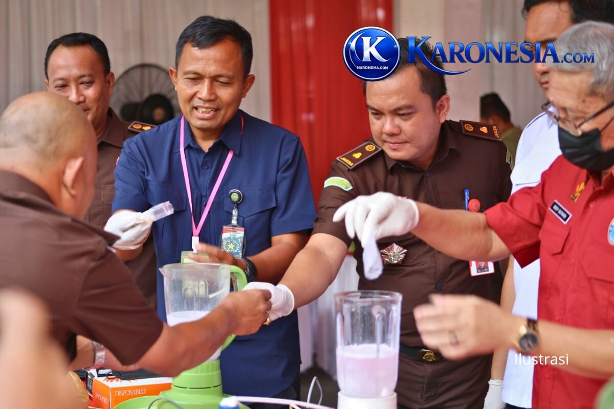 Petugas musnahkan barang bukti narkotika Kejari Tangerang didampingi Kodim 0510.