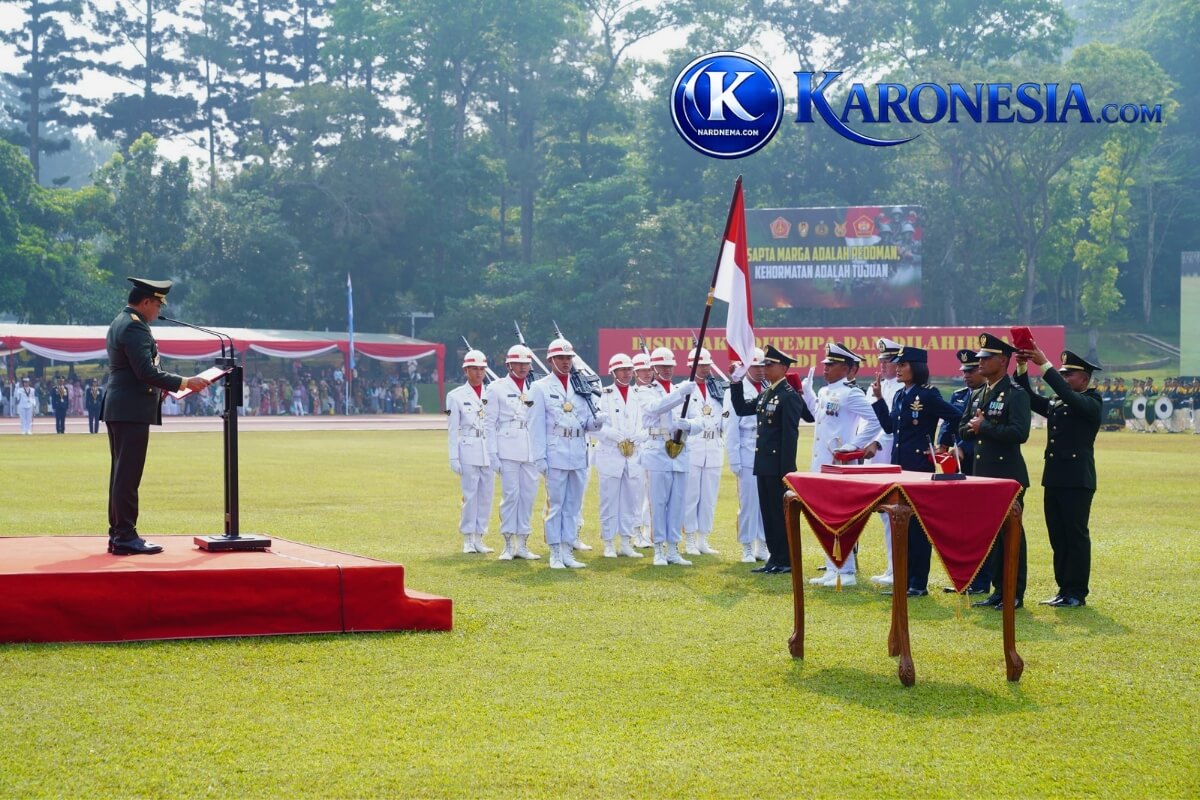 Panglima TNI memimpin sumpah jabatan pada upacara Prasetya Perwira Diktukpa TNI Integratif 2026 di Akmil Magelang.