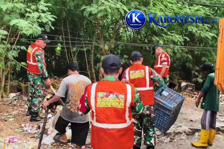 Satgas Sampah Kodim 0510 bersihkan Jalan Tanjung Kait Mauk