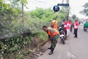 Satgas Sampah Kodim 0510/TRS Gercep Bersihkan Sampah di Jalan Rajeg