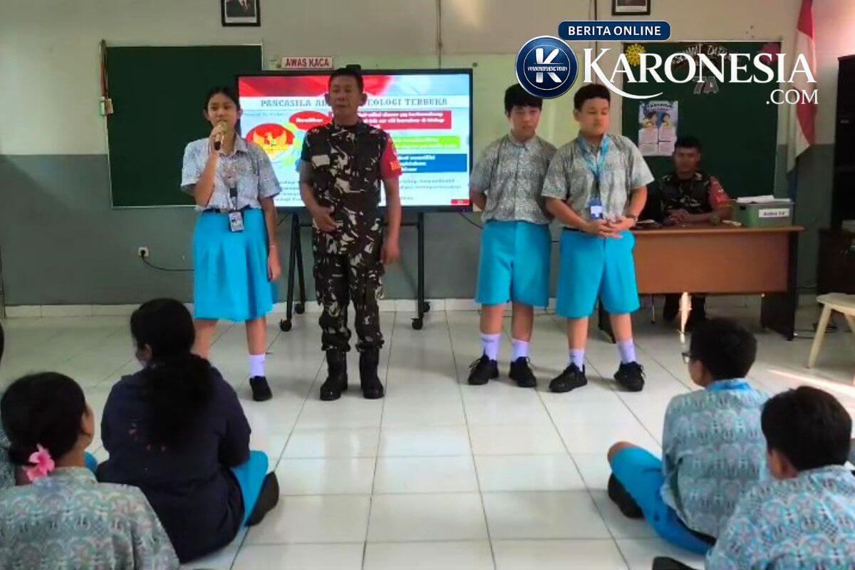 Siswa SMP Erenos Ciputat presentasi wawasan kebangsaan didampingi Babinsa