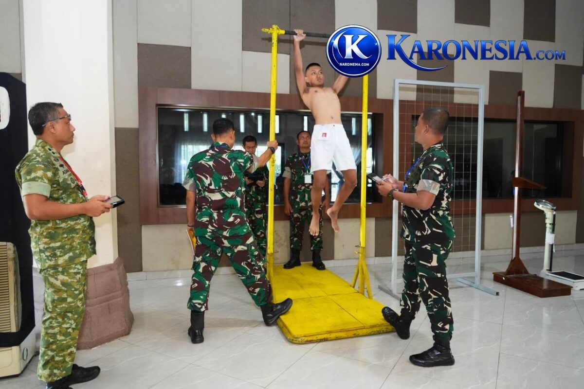 Tes pull-up calon taruna Akademi TNI 2026 disaksikan panitia seleksi