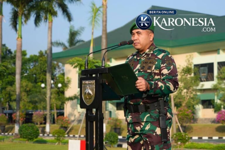 Kasdam IV/Diponegoro pimpin upacara bendera di Semarang.
