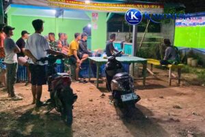 Babinsa Jatiranggon Gelar Nobar Piala Dunia Bersama Warga