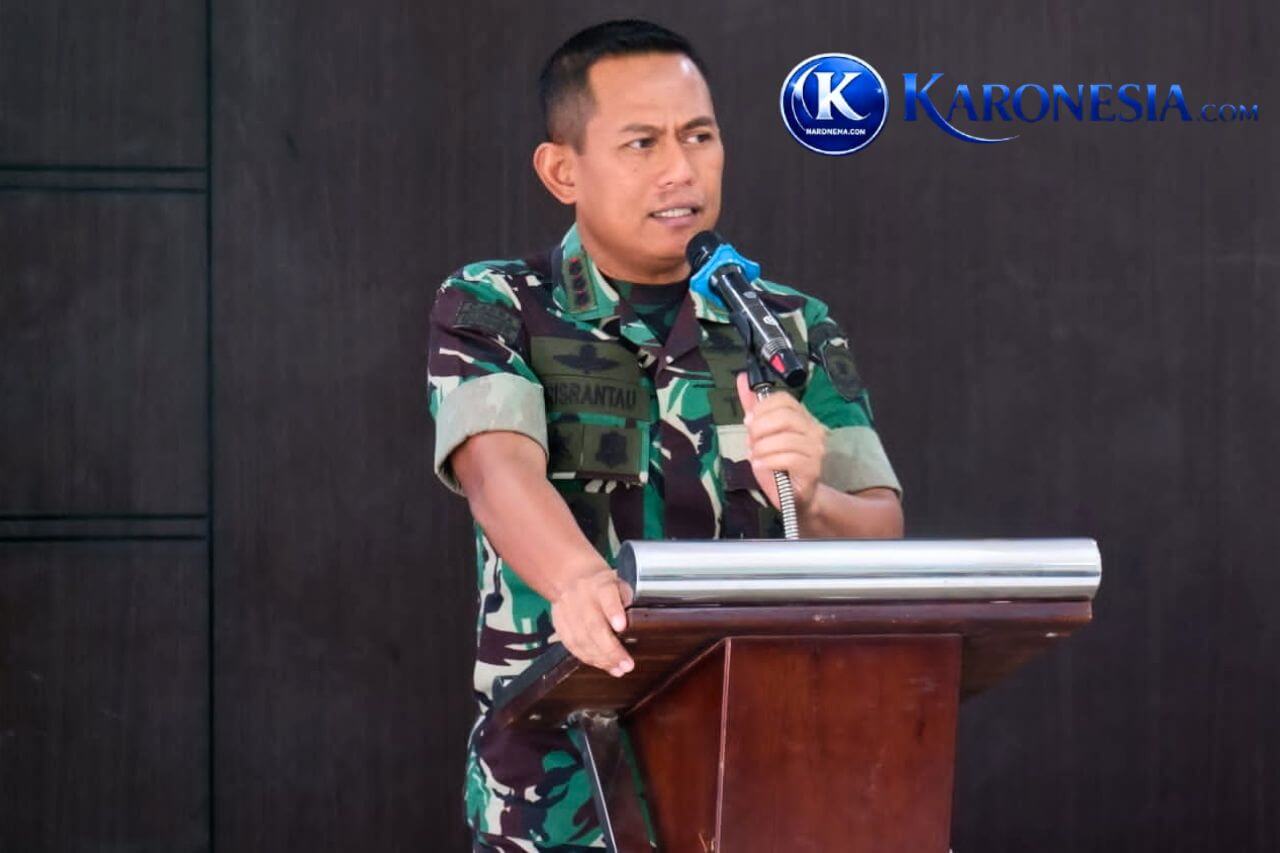 Dandim 0507/Bekasi Kolonel Krisrantau Hermawan memberikan arahan di podium