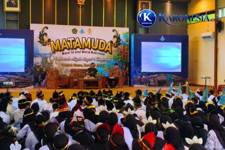 Danramil Kronjo memberi wawasan kebangsaan kepada siswa MAN 4