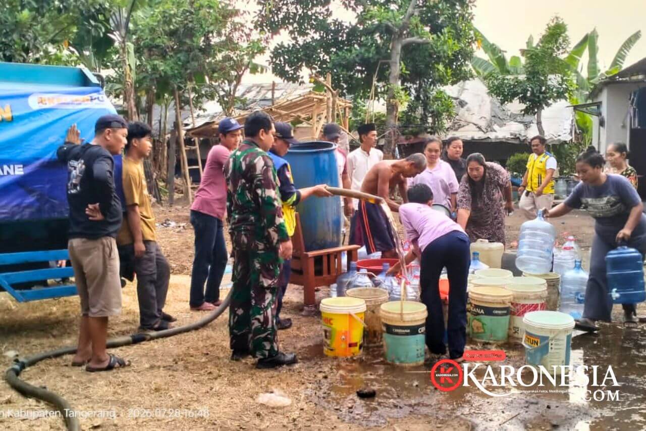 Bantuan air bersih dari Kodim Tigaraksa dan BBWS untuk warga Pagedangan