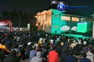 Ratusan Warga Bekasi Nobar Piala Dunia 2026 di Gedung Juang 45, Kodim Klaim Situasi Kondusif
