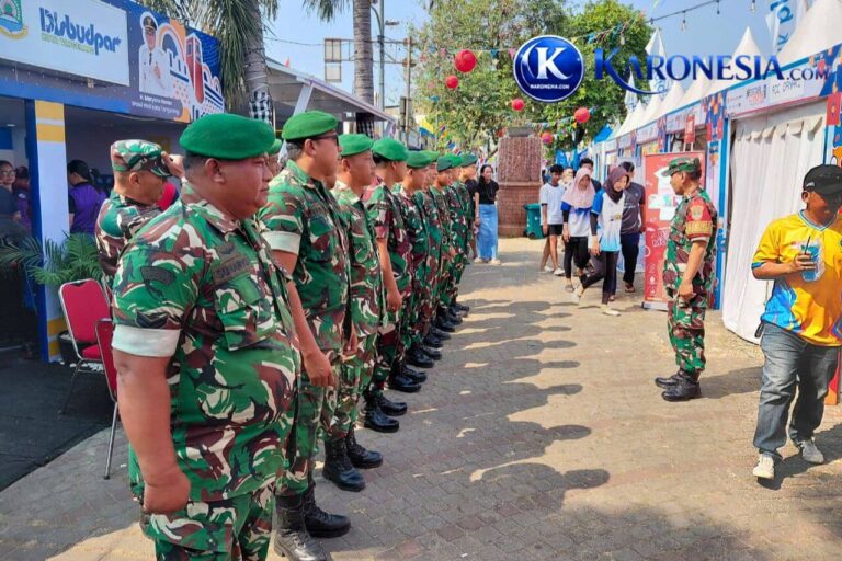 Personel gabungan TNI-Polri amankan Festival Cisadane 2026 Tangerang.