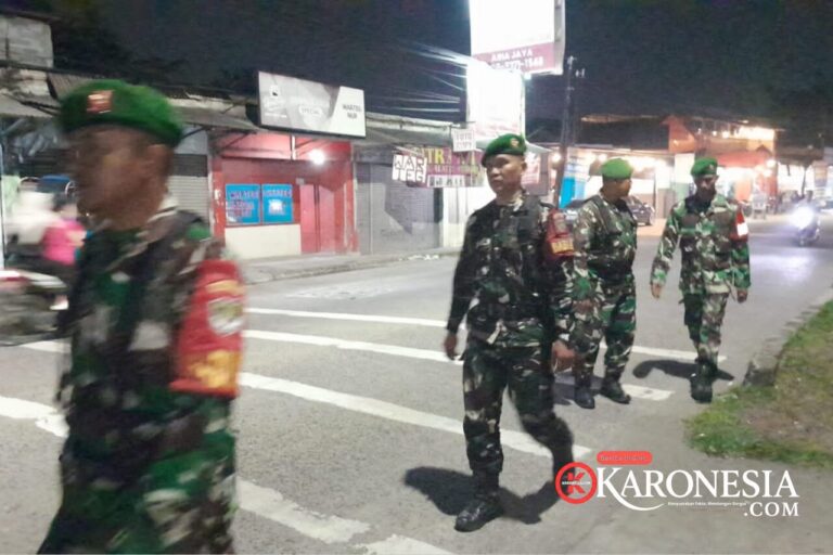 Personel Koramil Tigaraksa patroli gabungan jalan kaki dan Maung